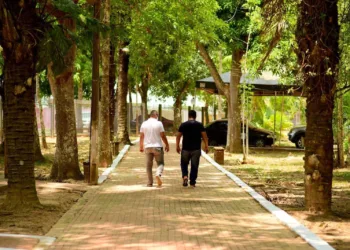 Parques municipais voltam a funcionar em horário normal