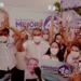 Ao lado da população, Minoru Kinpara participa de caminhada no bairro Cidade Nova
