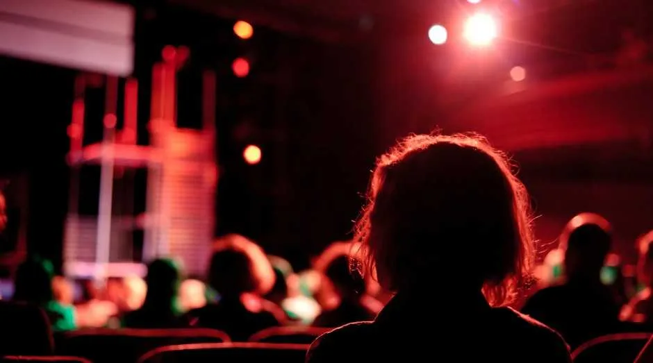 Mais de 65% dos brasileiros querem fazer alguma atividade cultural após a flexibilização, aponta pesquisa Itaú Cultural/Datafolha