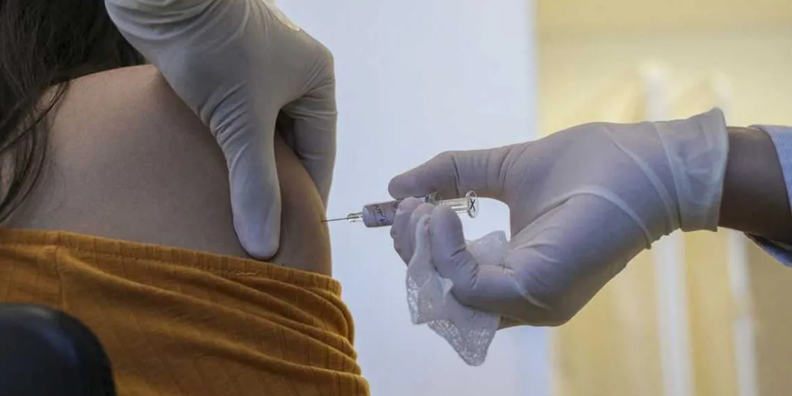 Governo de São Paulo inicia testes com vacina contra o novo coronavírus.