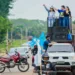 Em carreata, Roberto Duarte e Antônia Lúcia percorrem mais de 15 bairros