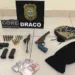 Polícia Civil prende dois envolvidos em latrocínio, apreende menor, drogas, duas armas e recupera arma da vítima