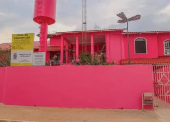Prefeita de Rio Branco Socorro Neri e primeira dama do estado vistoriam a Casa Rosa Mulher