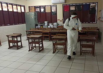 Governo e Exército realizam desinfecção de seções eleitorais