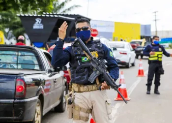 Detran-AC realiza mais de 400 abordagens a motoristas em fiscalizações no final de semana