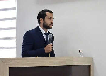 PL de Jarude que propõe o controle de natalidade de cães e gatos é aprovado por unanimidade