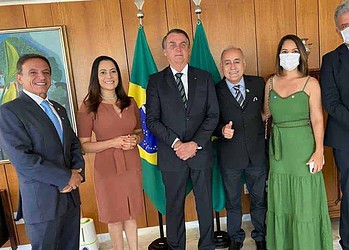 Bocalom e políticos do Acre se encontram com Bolsonaro no Palácio do Planalto