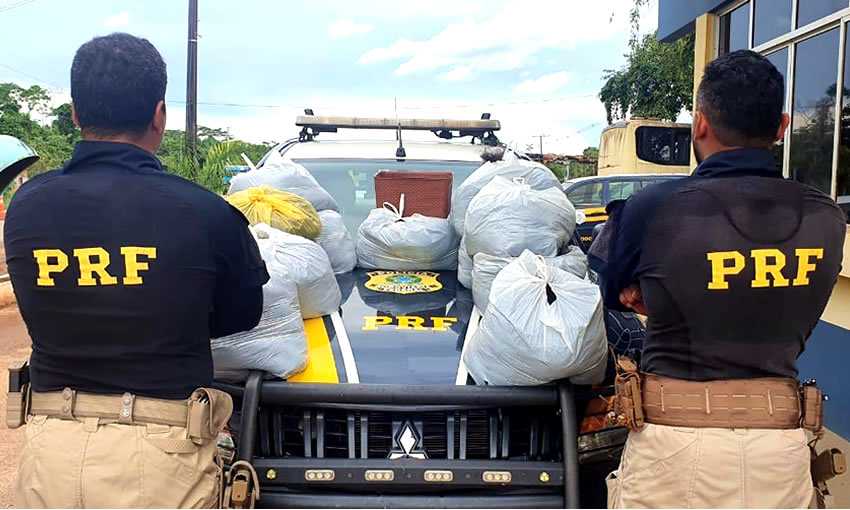 Cabelo importado do Peru estavam em sacos e pacotes e foram encaminhados para a sede da Polícia Federal em Rio Branco