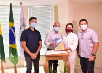 Socorro Neri entrega o Relatório de Transição ao prefeito eleito Tião Bocalom
