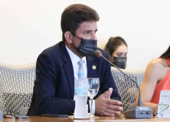 Gladson Cameli se reúne com BNDES para investimentos na distribuição de água e saneamento
