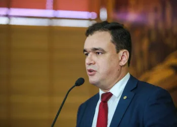 Para deputado, o novo aumento na conta de luz é parte do duro golpe, que será ainda mais cruel, caso privatizem o serviço de água e esgoto.
