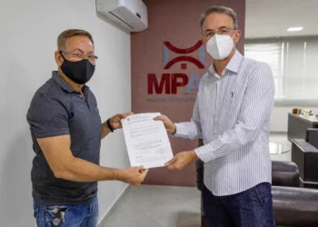 Deputado federal apresenta no MP/AC e MPF denúncias de corrupção no governo
