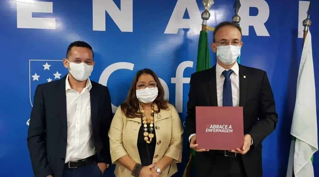 Leo de Brito se reúne com conselheiros federais e reafirma apoio para as pautas da enfermagem
