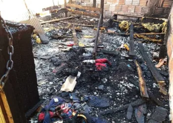 Polícia conclui inquérito sobre morte de crianças carbonizadas no AC e indicia mãe por abandono de incapaz