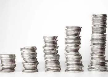 Crise mundial se intensificou em 2020 e as perspectivas para o próximo ano, embora mais otimistas, permanecem incertas (F)