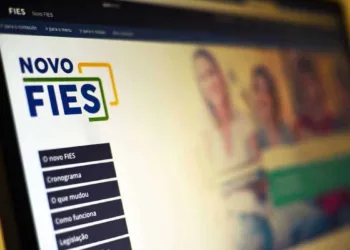 1ª Câmara Cível mantém condenação de centro universitário por usar recurso do FIES para quitar dívida de aluna