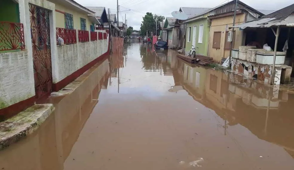 Rio Tarauacá ultrapassa cota de transbordo e atinge quase 4,9 mil casas no interior do Acre