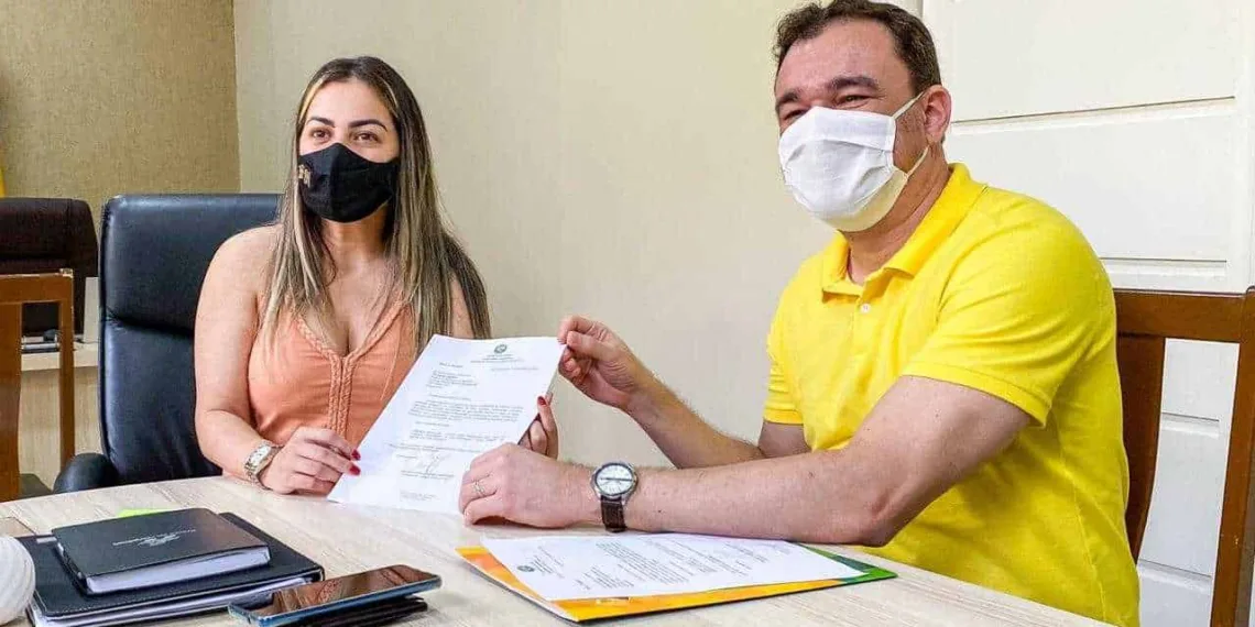 Daniel Zen com a prefeita Fernanda Hassem de Brasileia
