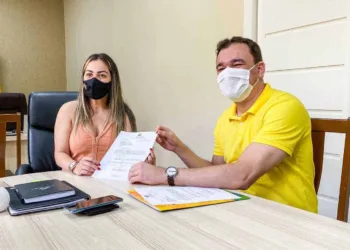 Daniel Zen com a prefeita Fernanda Hassem de Brasileia