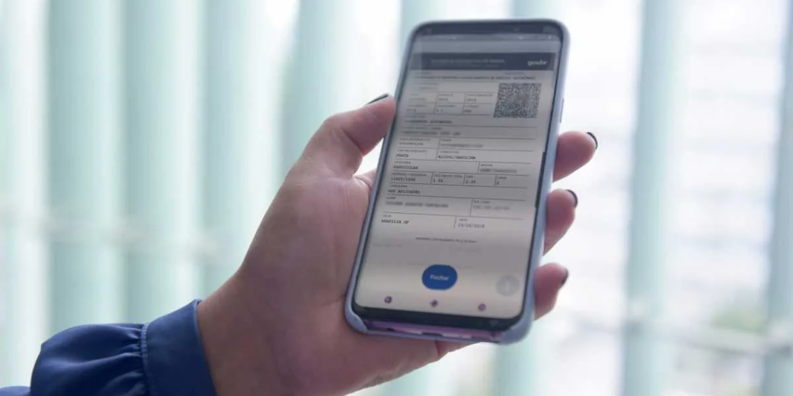 Os documentos eletrônicos estão disponíveis no aplicativo Carteira Digital de Trânsito (Foto: Divulgação Denatran)