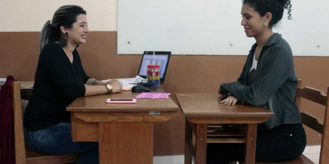Centro de Estudo de Línguas convoca alunos matriculados