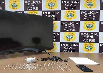 Polícia Civil prende foragido da Justiça e apreende maconha e produtos de roubo