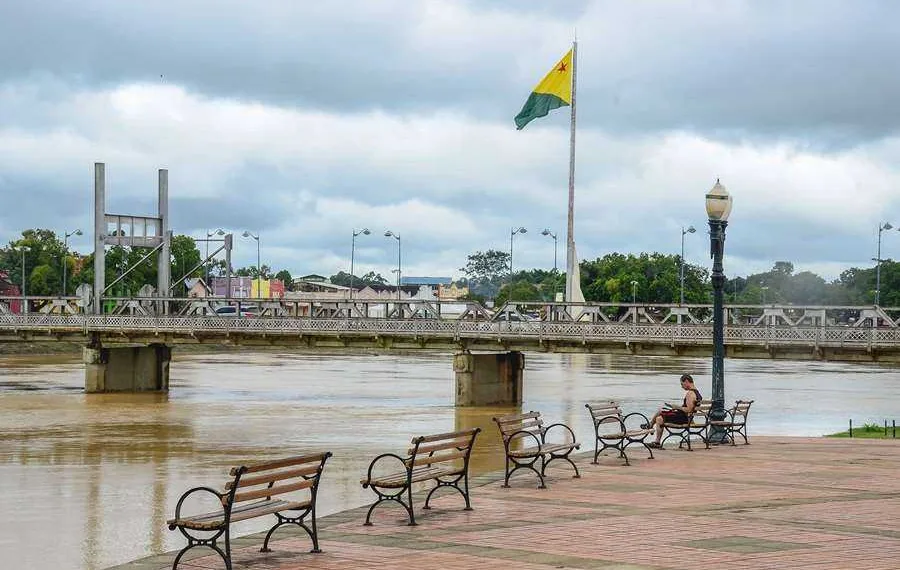 Rio Acre sobe e fica a 1m12cm de atingir a cota de alerta na Capital