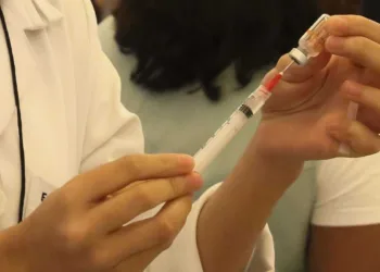 Antecipação da 2ª dose da Pfizer já está disponível para público a partir dos 12 anos, em Rio Branco