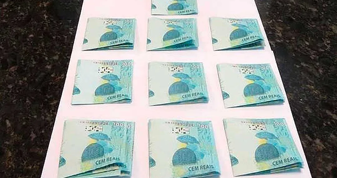 Mulher é presa pela PF recebendo correspondência com cédulas falsificadas