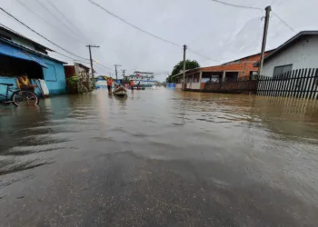 Com cheias dos rios, governo decreta situação de emergência