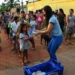 Sistema Fecomércio/AC entrega potes de sopas em comunidades atingidas pela enchente