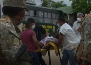 Após confronto com polícia no Peru, sete imigrantes são atendidos em hospital no AC e 130 continuam acampados em ponte