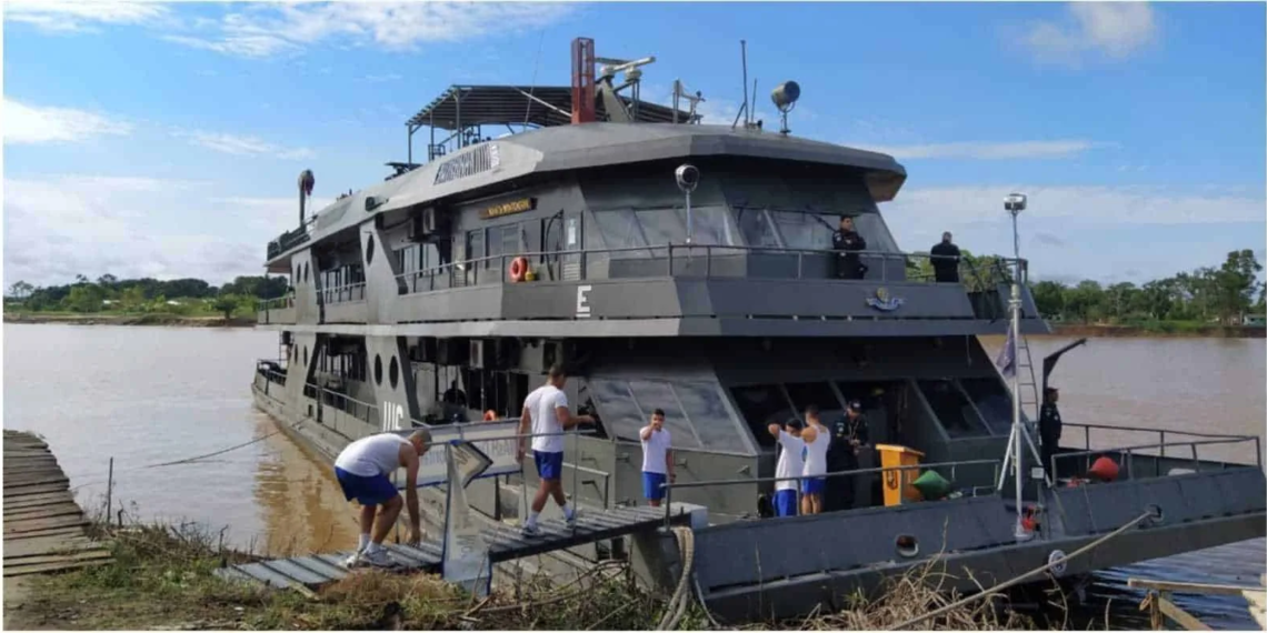 Navio ancorou na manhã desta segunda-feira,22, no Porto da Várzea e irá atender a população do Juruá