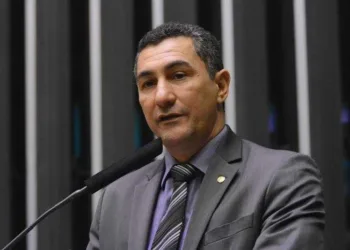 requerimento de indicação nos Ministérios da Economia e da Cidadania, onde solicita uma renda emergencial no valor R$ 600, para o setor cultural, incluindo povos indígenas que vivem do turismo e atividades culturais em suas aldeias.