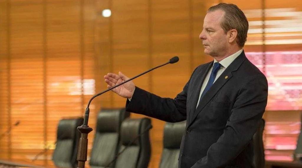 Deputado Pedro Longo se solidarizou com a classe