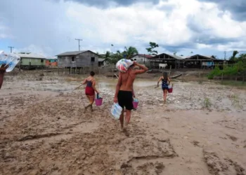 O município foi contemplado com 200 cestas básicas, 150 kits de limpeza e 100 fardos de água mineral (Foto: Ascom Fecomércio/AC)