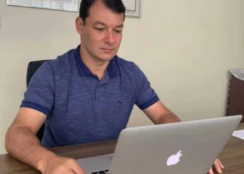 Governador derruba proposta de Roberto Duarte e exclui beneficiários do bolsa família do Auxílio do Bem