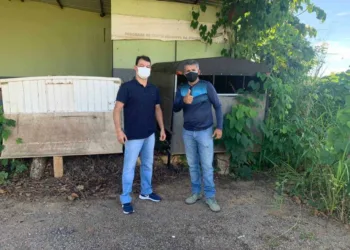 Roberto Duarte visita frigorífico de peixes abandonado no Bujari