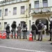 A polícia fez rondas pelas cidades para coibir a circulação de pessoas em espaços públicos e possíveis aglomerações