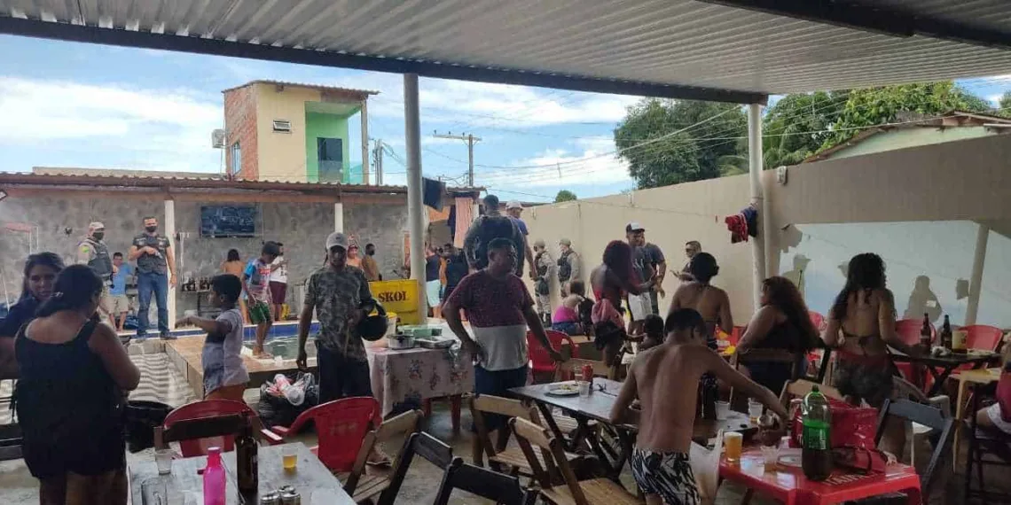 Aglomeração em residência foi denunciada ontem, 11 (Foto: Ascom PM/AC)