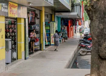 Crescimento nos postos de trabalho foi visto no Acre, mas em forma menos acentuada no comércio, diz consultor da Fecomércio/AC