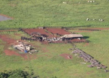 Homens armados invadem e destroem sede da fazenda de dono da Uninorte e torturam trabalhadores em Rondônia