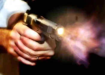Criminoso é alvejado ao reagir ordem de prisão da Polícia Civil