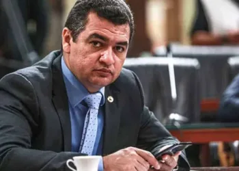 Sindmed-AC protocola pedido de cassação do deputado estadual Cadmiel Bomfim
