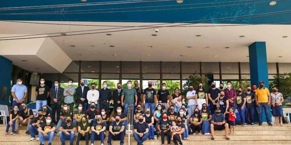 integrantes do Cadastro de Reserva da Polícia Civil que estão acampados no hall da Assembleia Legislativa há quatro dias