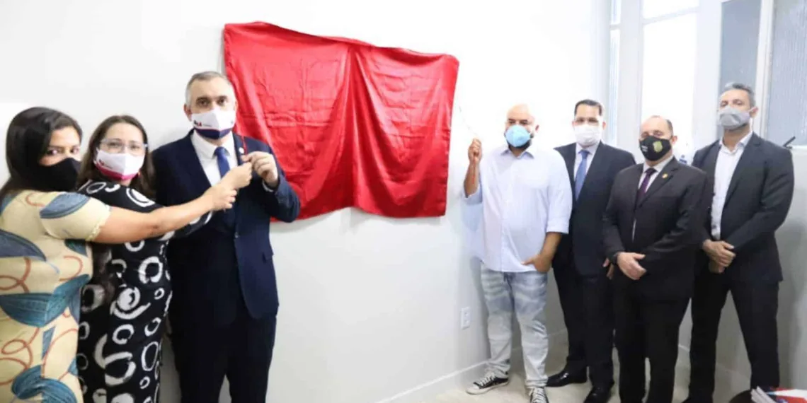 OAB/AC inaugura sala na Defla com nome de advogado vítima de Covid-19