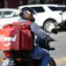 Câmara aprova prioridade de vacinação contra Covid para domésticas, bancários e entregadores de aplicativos