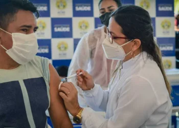 No Dia Nacional da Vacinação, Sesacre realiza ação na Cidade do Povo