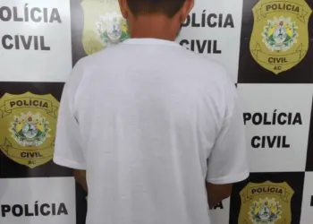 Com passagem na polícia por homicídio, homem mantinha relações sexuais com a adolescente. (Foto: Polícia Civil)