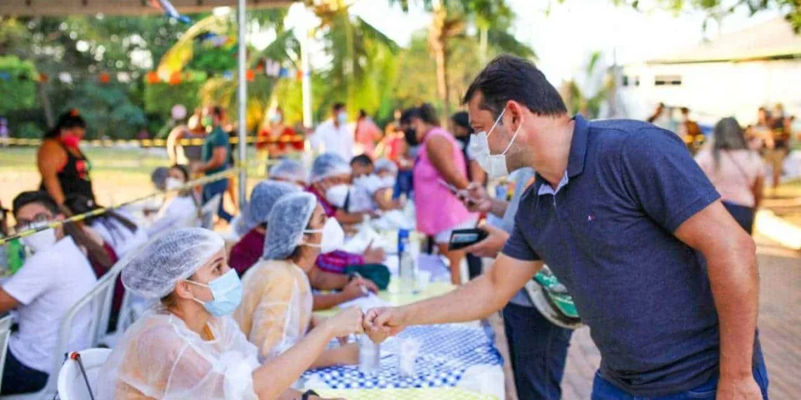 “Eu vibro com cada dose aplicada”, disse Roberto Duarte no Arraial da Vacinação
